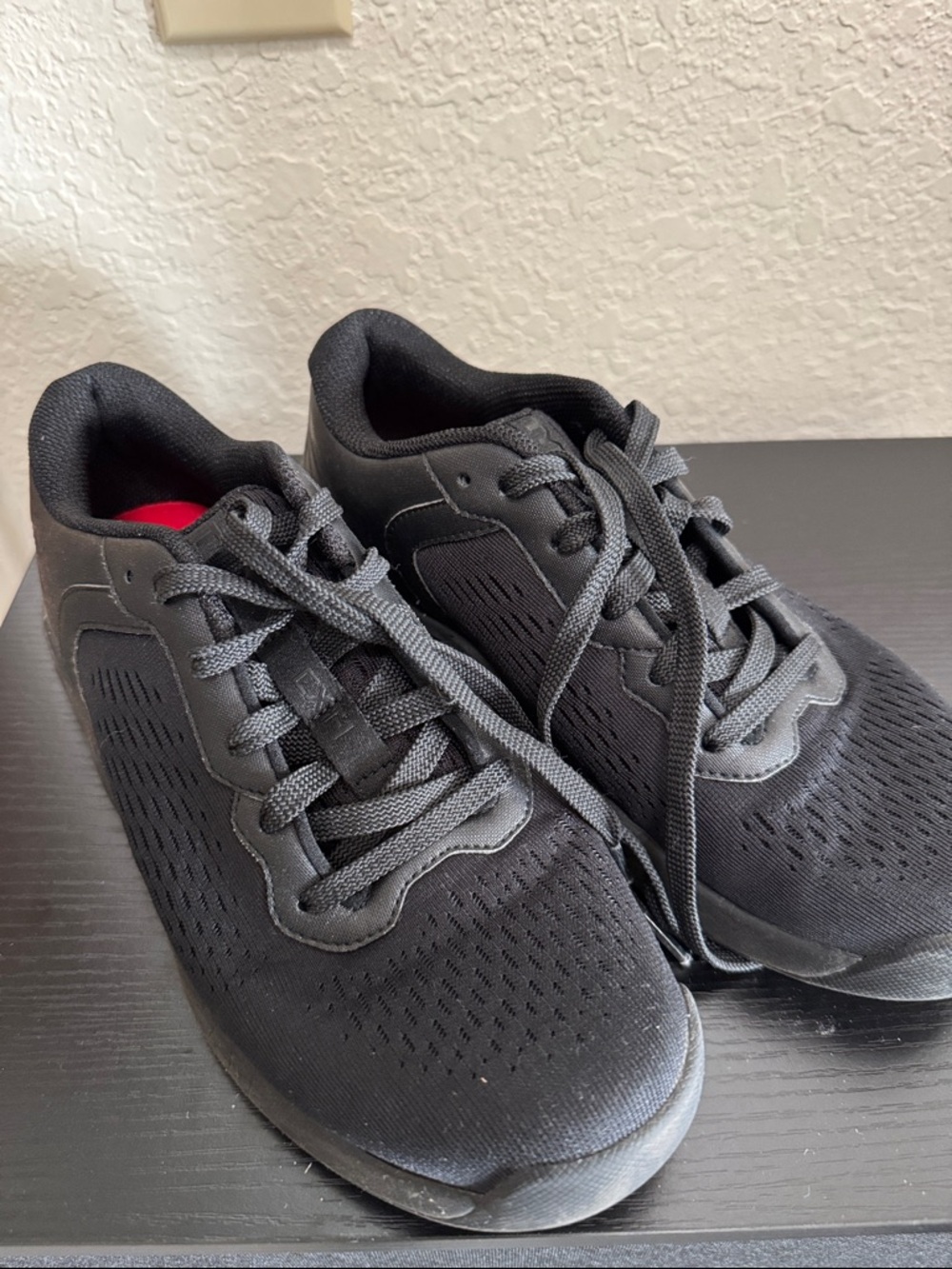 TYR CXT-1 Women’s 8.5/Men’s 7. Black. Slightly worn, good condition!